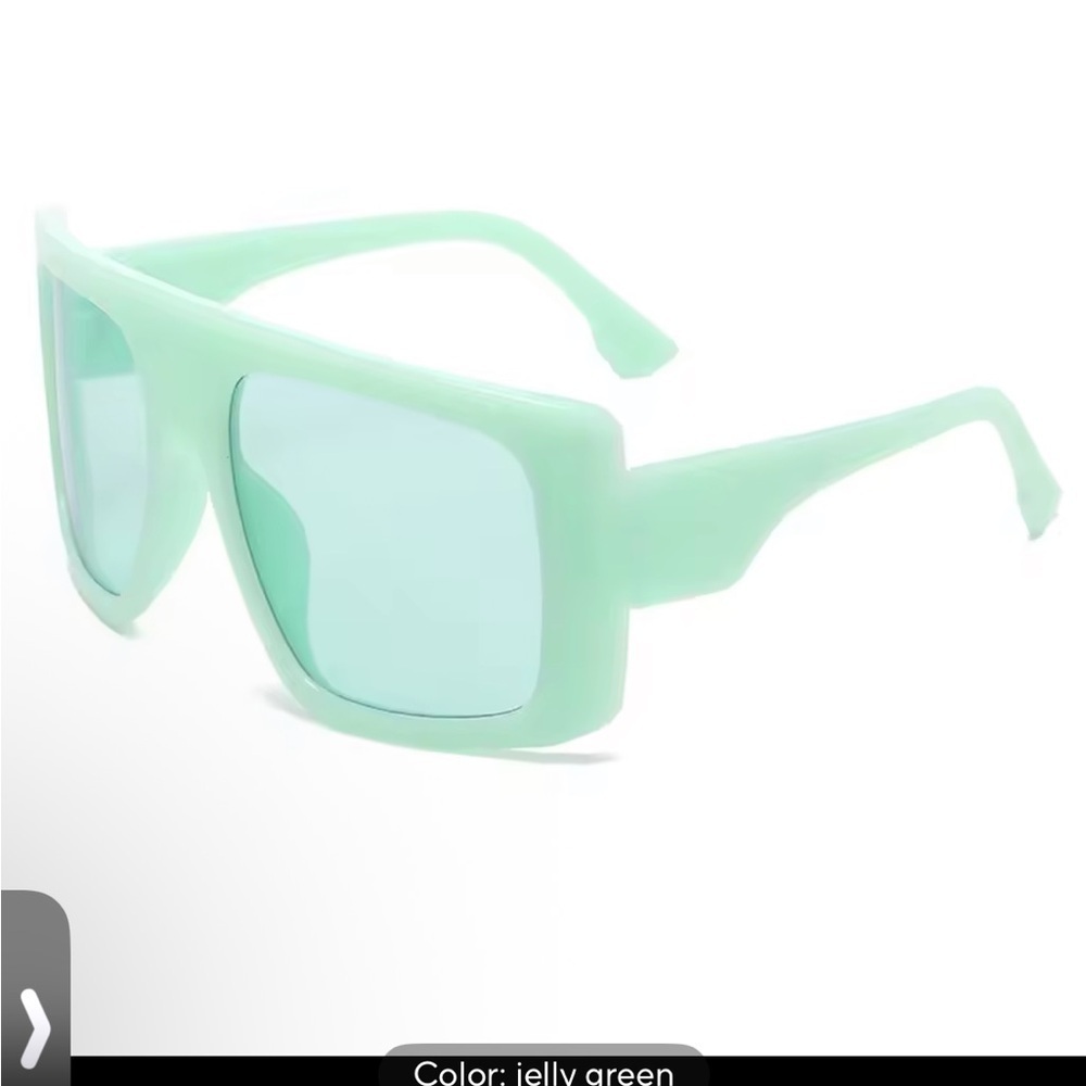 Chic Mint Green Square Sunglasses
0383